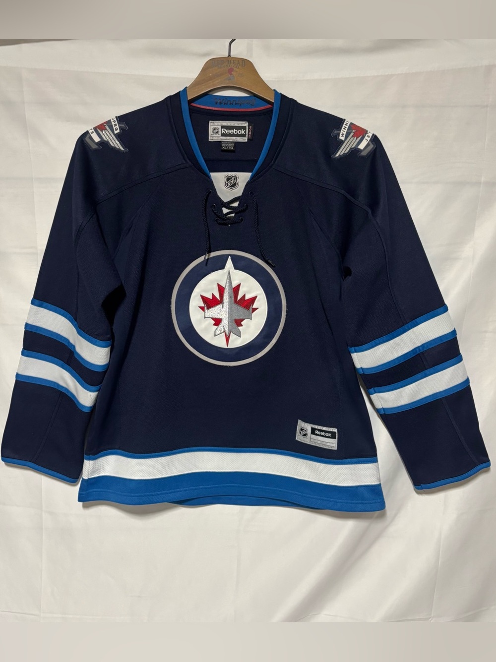 Winnipeg Jets Reebok Women's NHL Hockey
Jersey XL - Picture 1 of 10